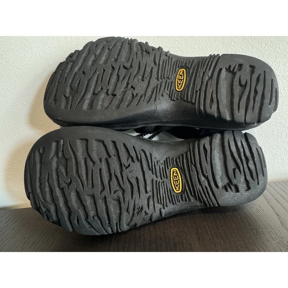 KEEN Boys Black Newport‎ H2 Waterproof Hiking Sandals SZ 3 Outdoor Hiking